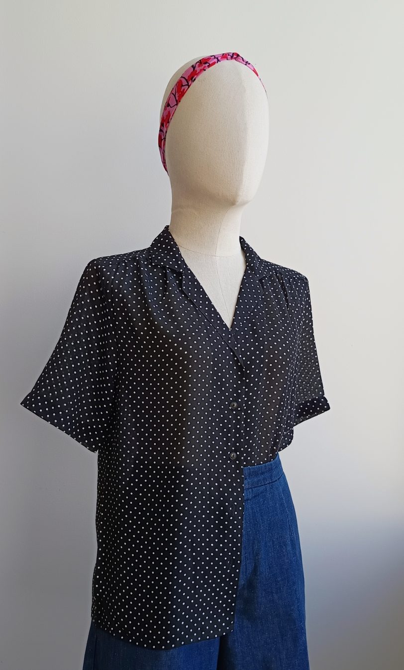 Camisa VINTAGE negra lunares TALLA 34 - Imagen 2