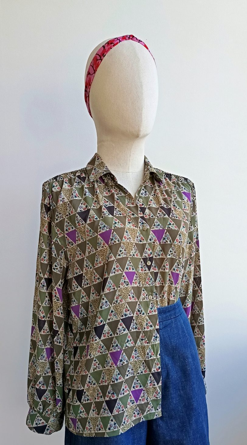 Camisa VINTAGE kaki triángulos TALLA 38-40 - Imagen 2