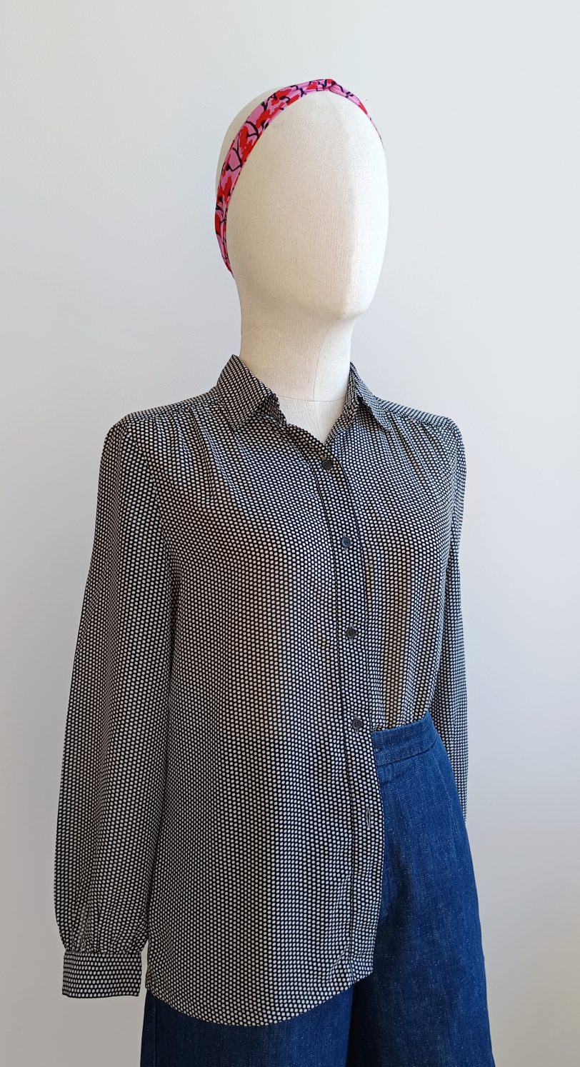 Camisa VINTAGE negra lunares TALLA 36 - Imagen 2