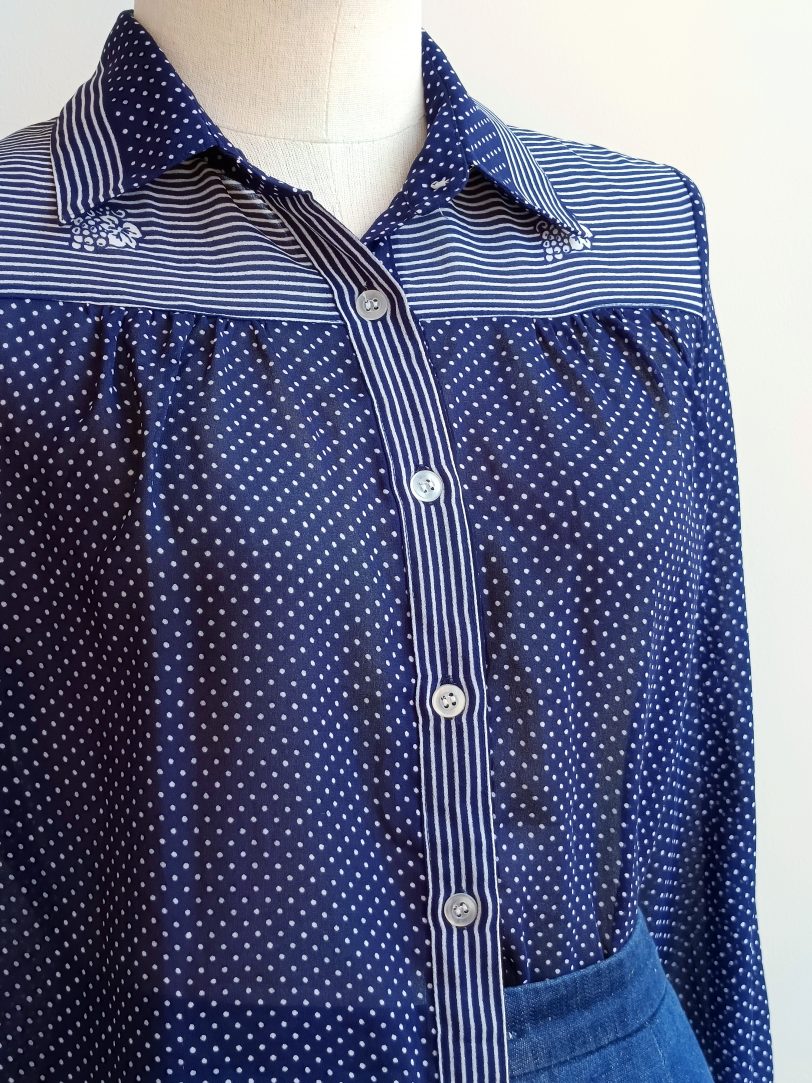 Camisa VINTAGE lunarcitos uva TALLA 34