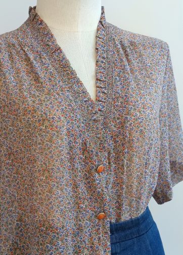 Camisa VINTAGE cuello pico TALLA 42