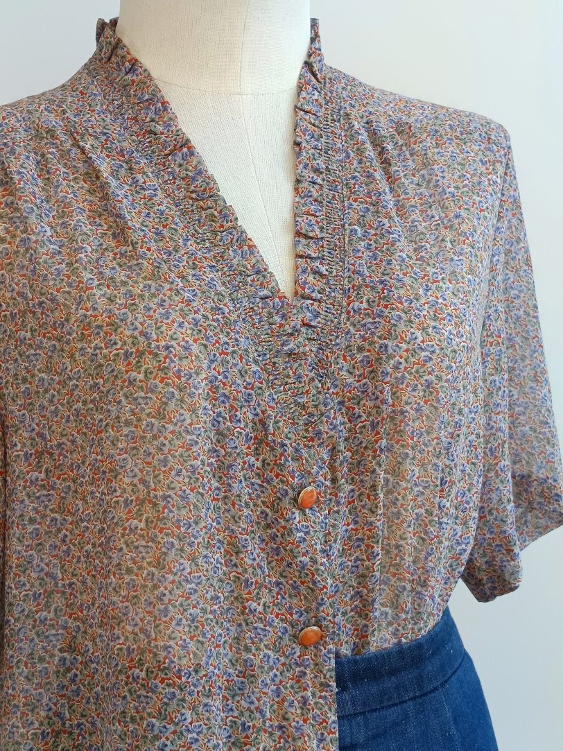 Camisa VINTAGE cuello pico TALLA 42