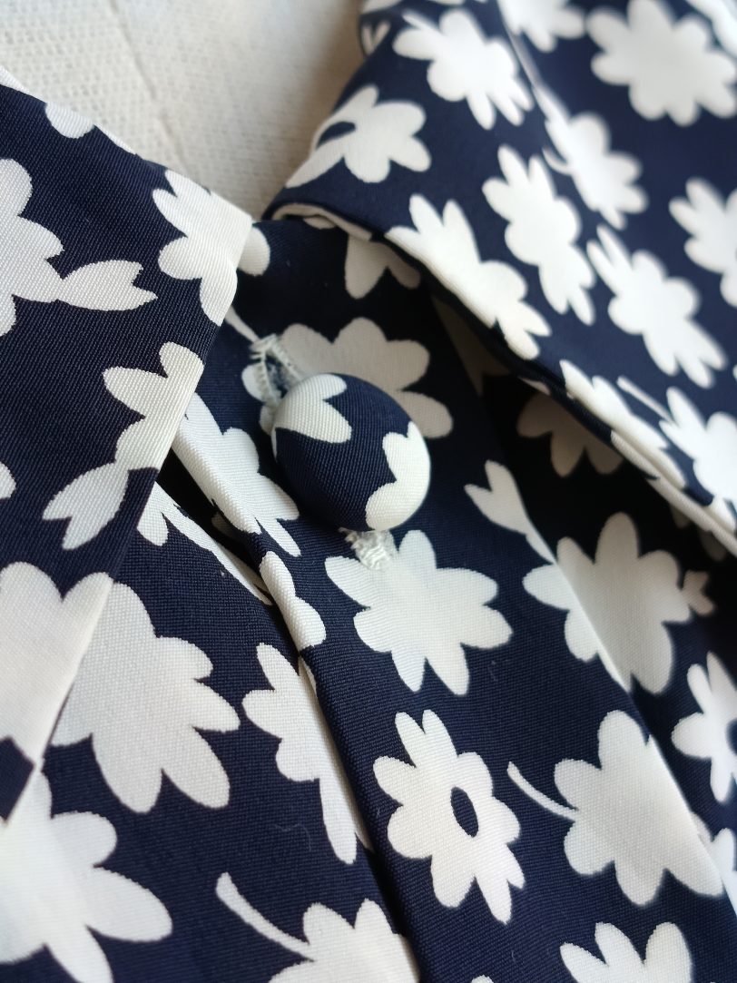 Camisa VINTAGE azul margaritas blancas TALLA 42-44 - Imagen 3