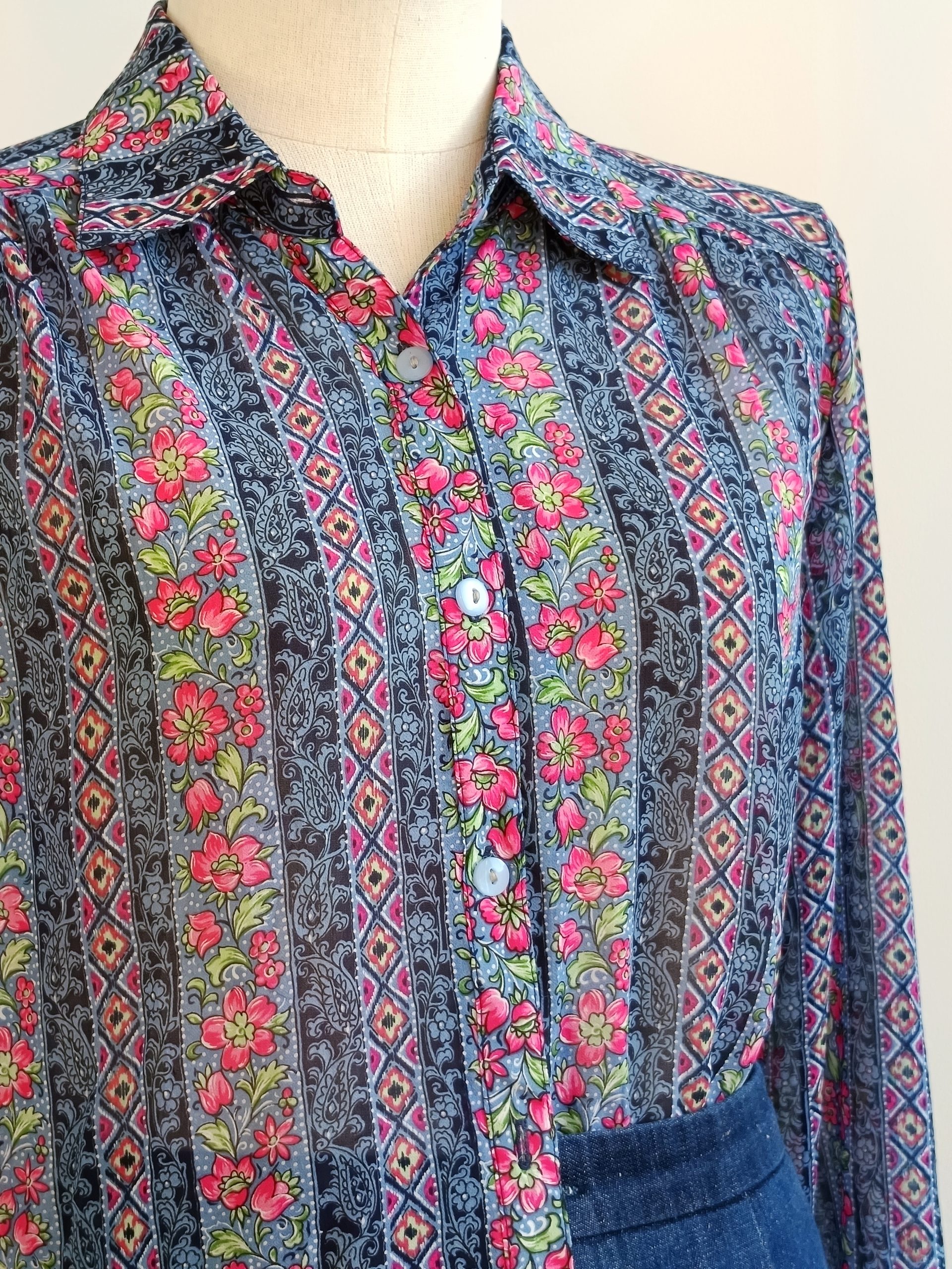 Camisa VINTAGE cenefa flores fucsias TALLA 36