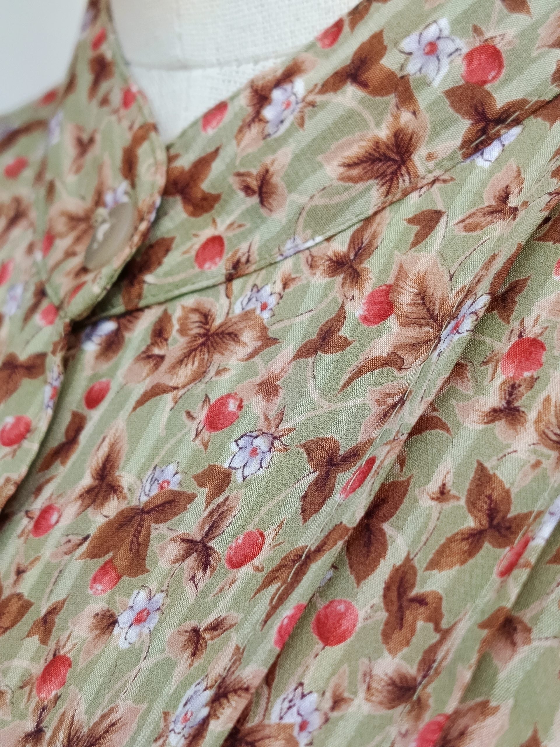 Camisa VINTAGE endrinas TALLA 42-44 - Imagen 3