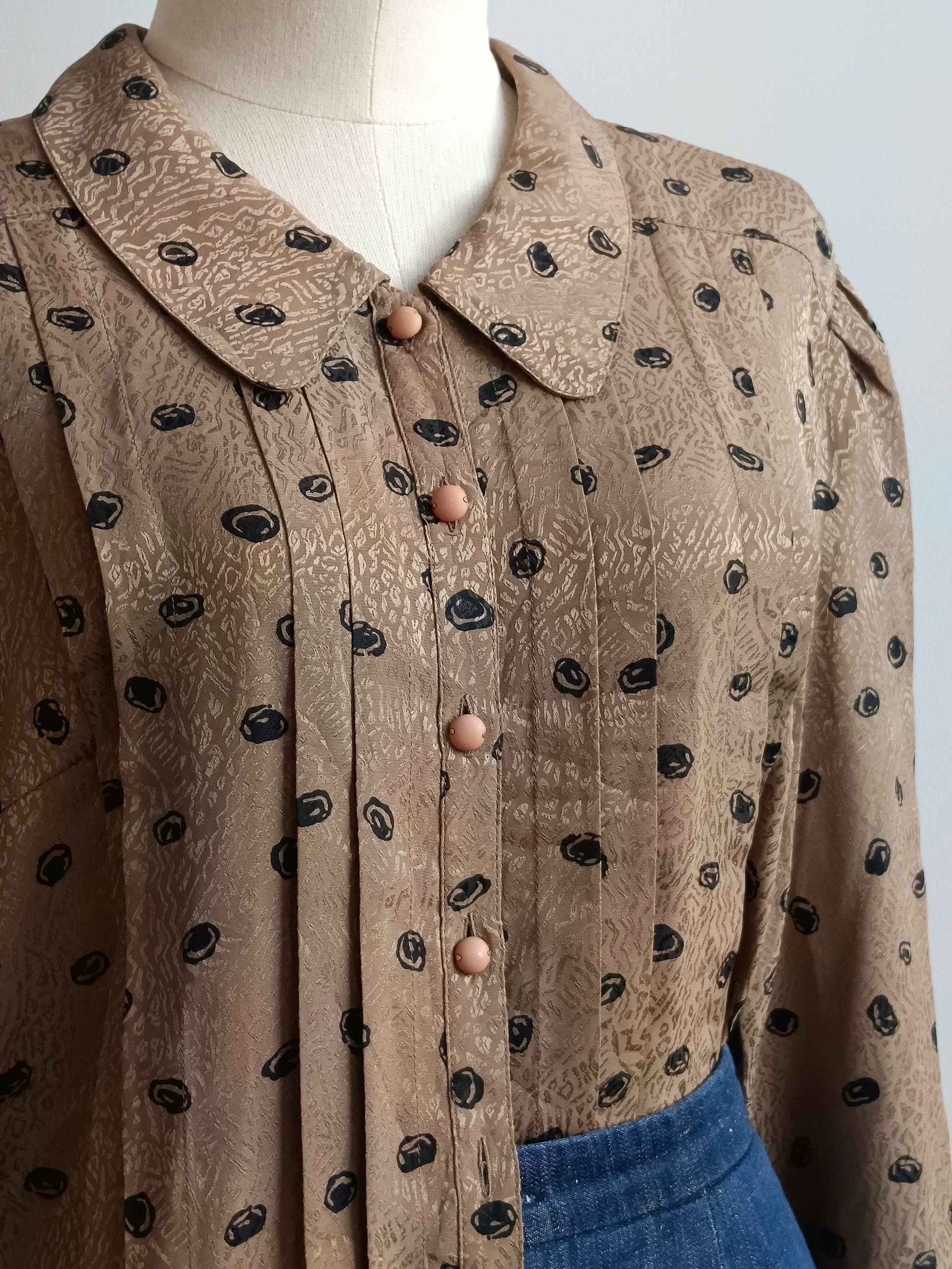 Camisa VINTAGE círculos negros TALLA 42-44