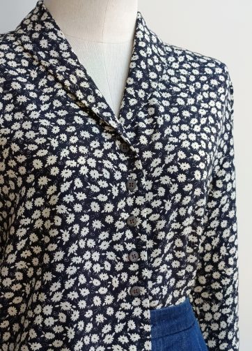 Camisa VINTAGE negra margaritas TALLA 36-38