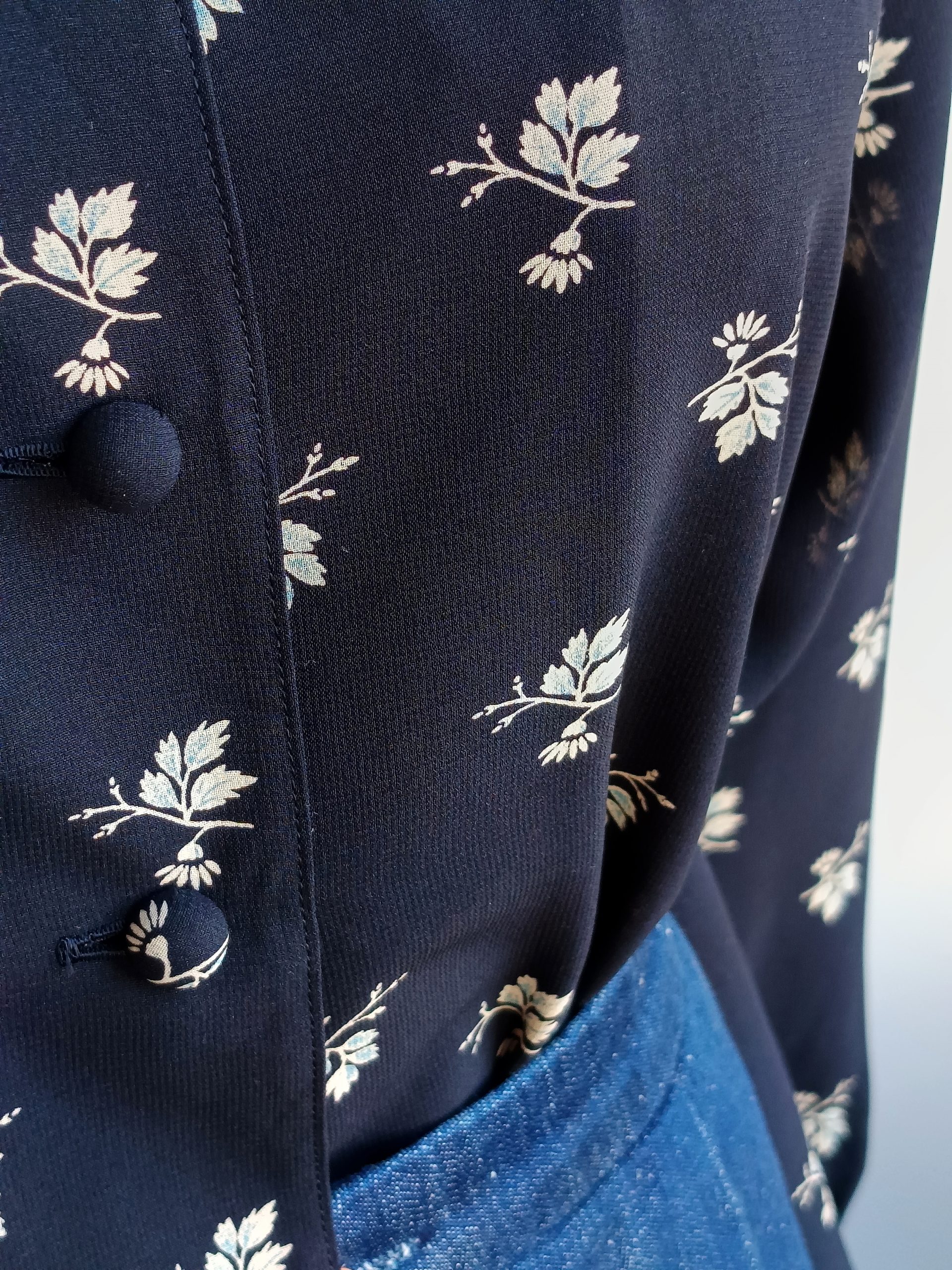 Camisa VINTAGE negra ramito TALLA 38-40 - Imagen 3