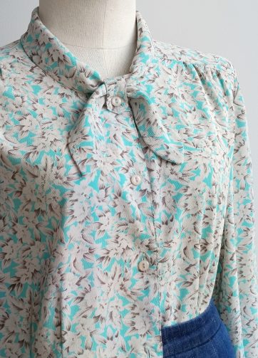 Camisa VINTAGE cian flores TALLA 36-38