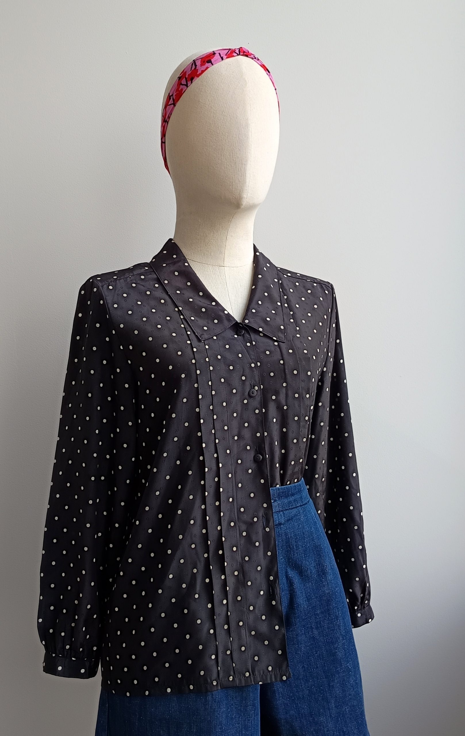 Camisa VINTAGE negra lunares blancos TALLA 34 - Imagen 2