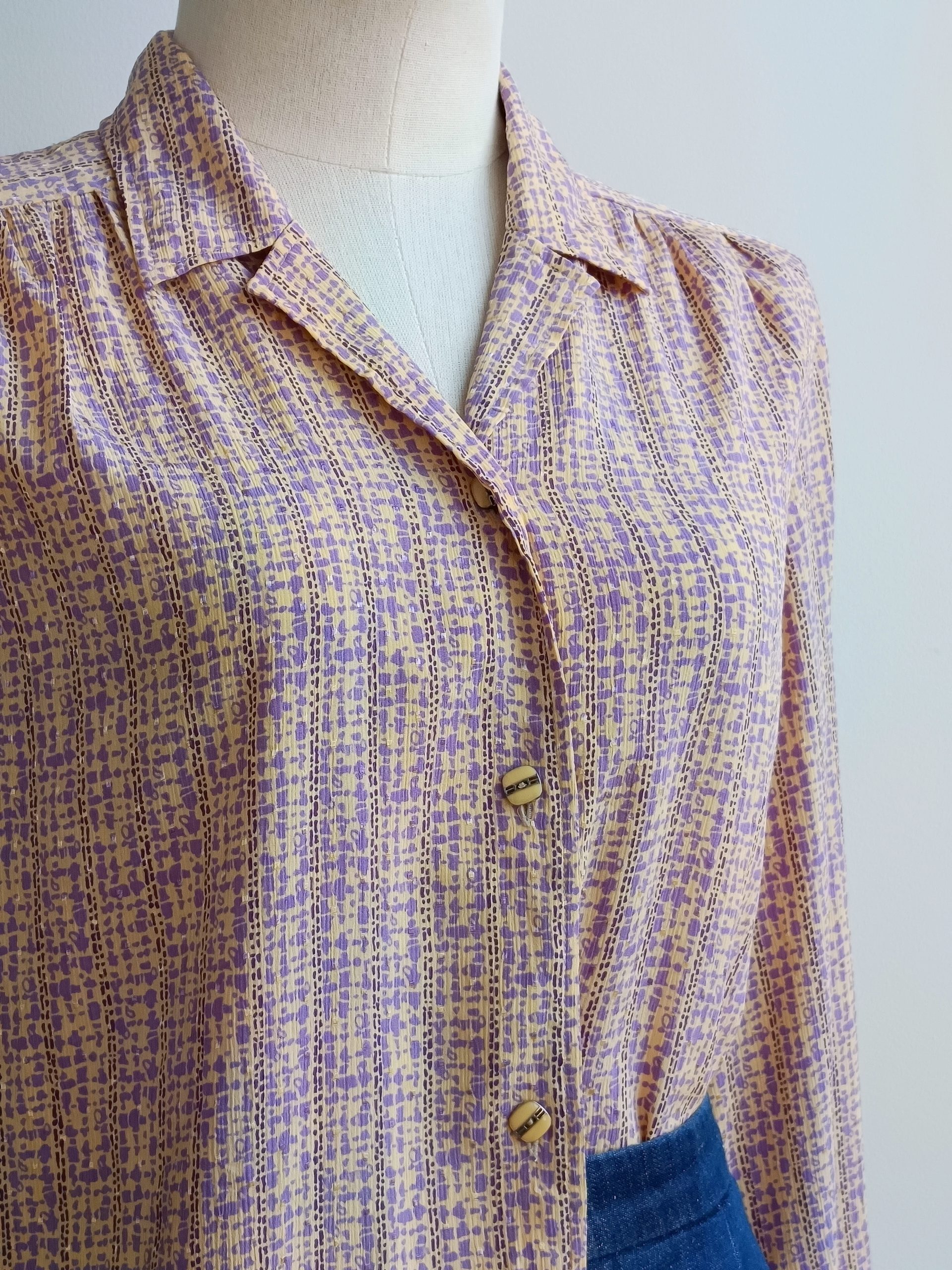 Camisa VINTAGE crema y lila TALLA 36-38