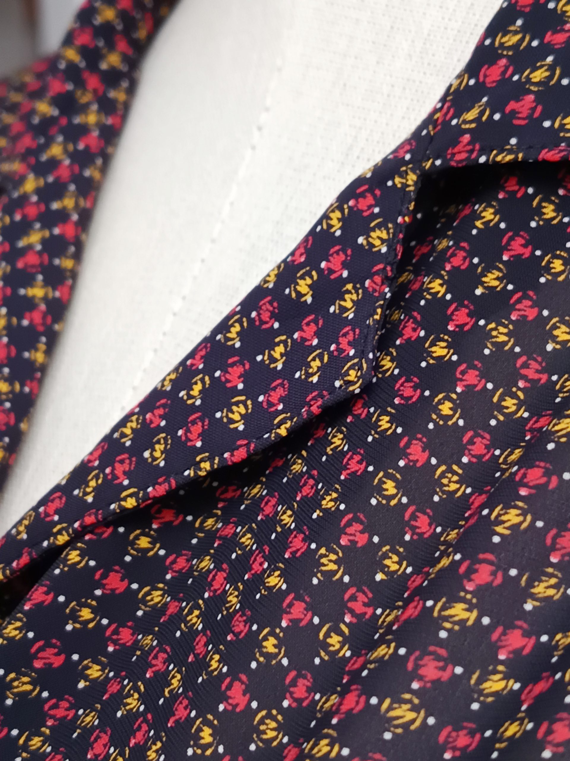 Camisa VINTAGE negra solapa TALLA 36 - Imagen 3