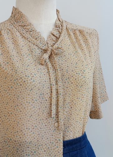 Camisa VINTAGE beige florecitas TALLA 36-38
