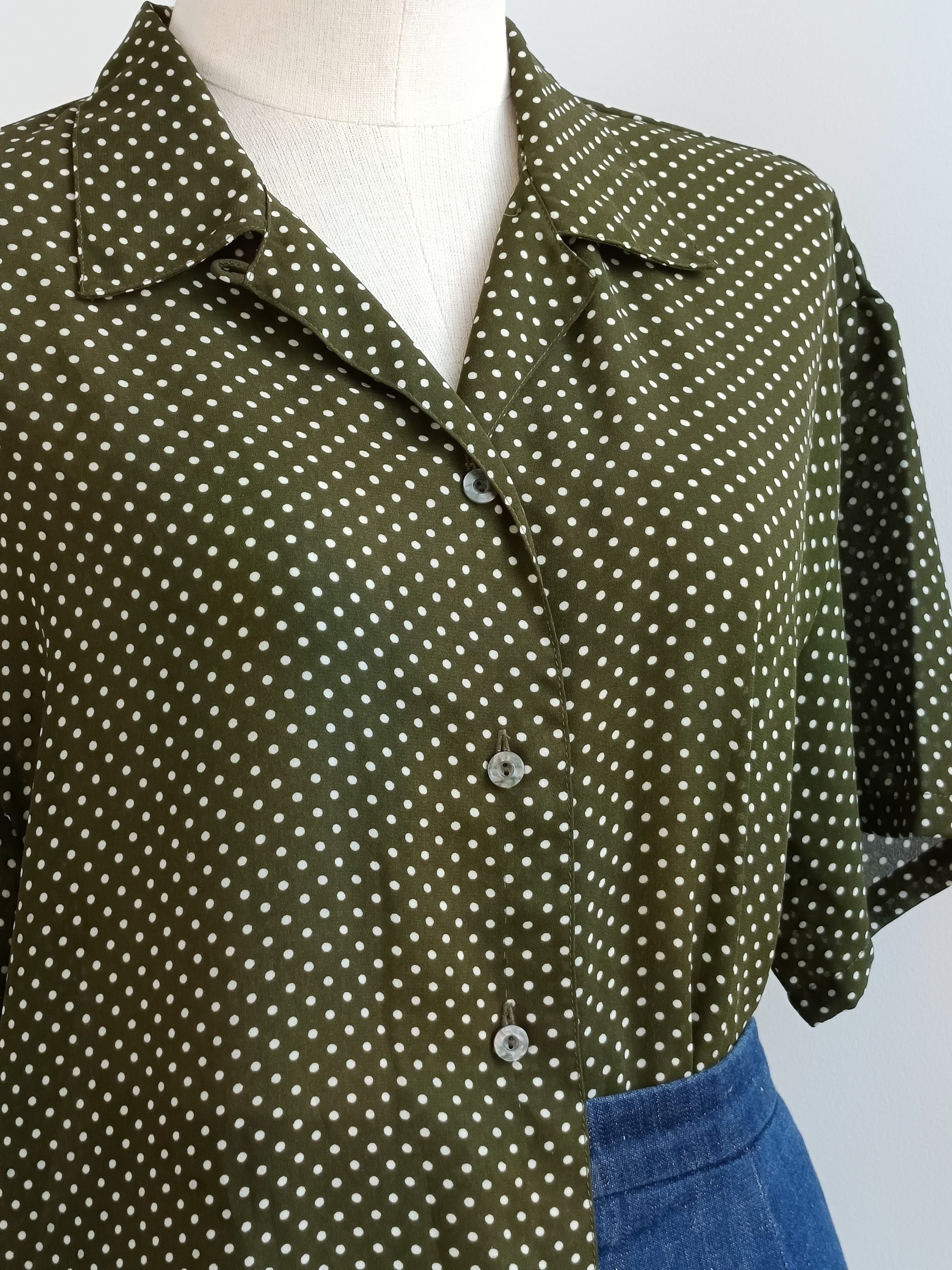 Camisa VINTAGE kaki lunarcitos TALLA 42-44