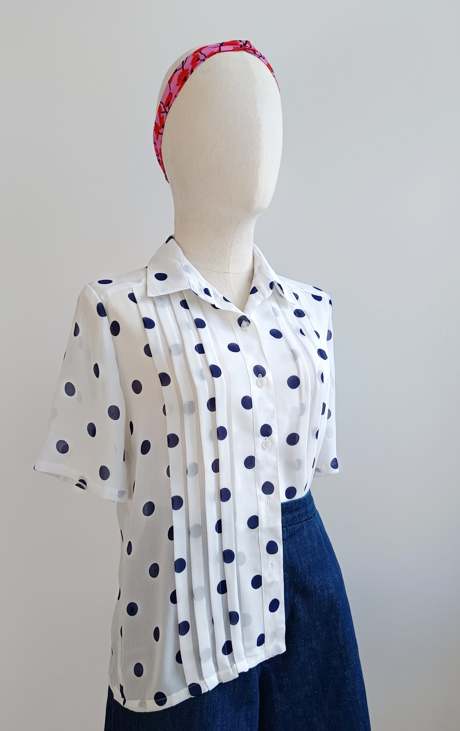 Camisa VINTAGE blanca lunares azules TALLA 34 - Imagen 2