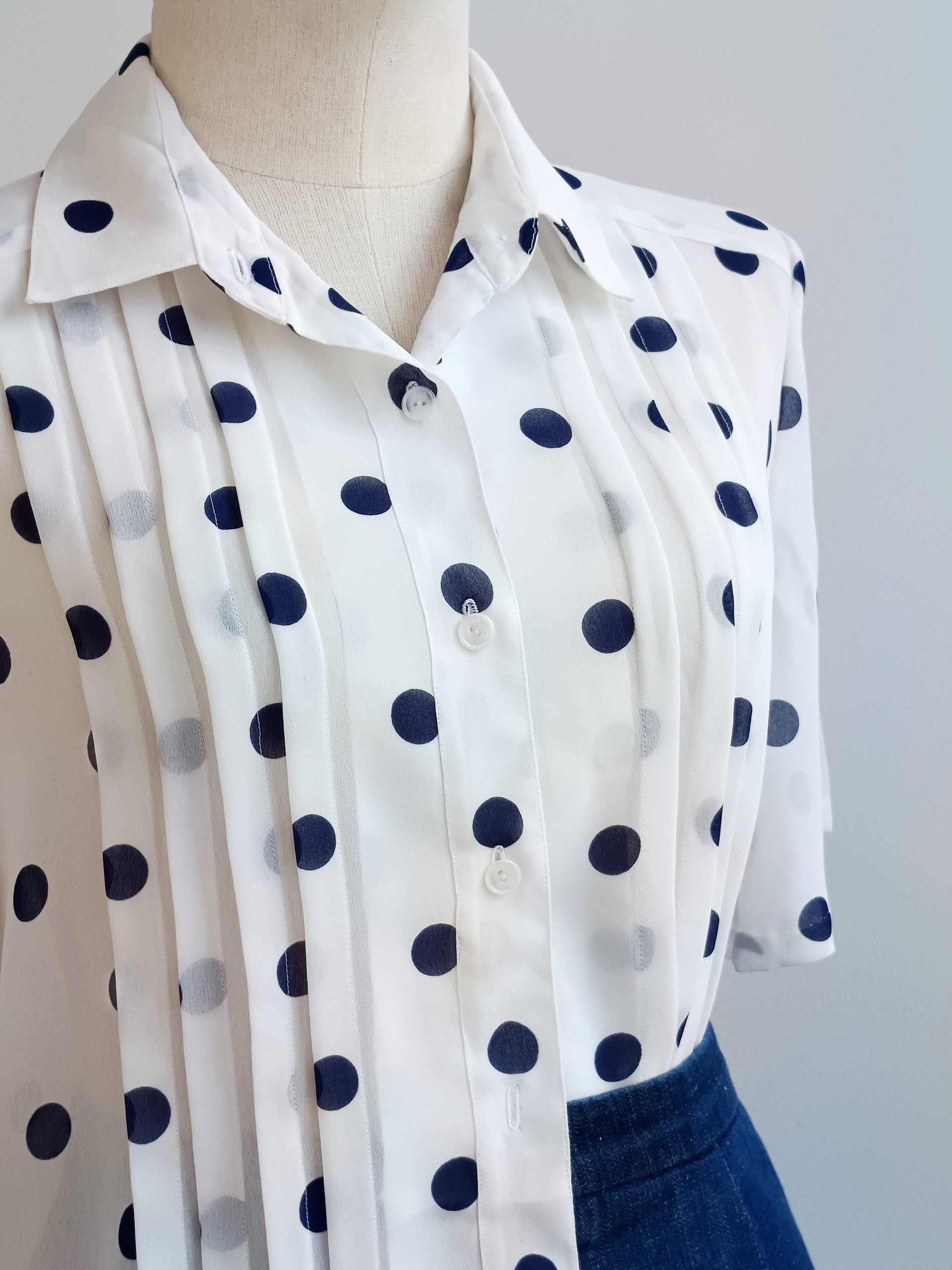 Camisa VINTAGE blanca lunares azules TALLA 34