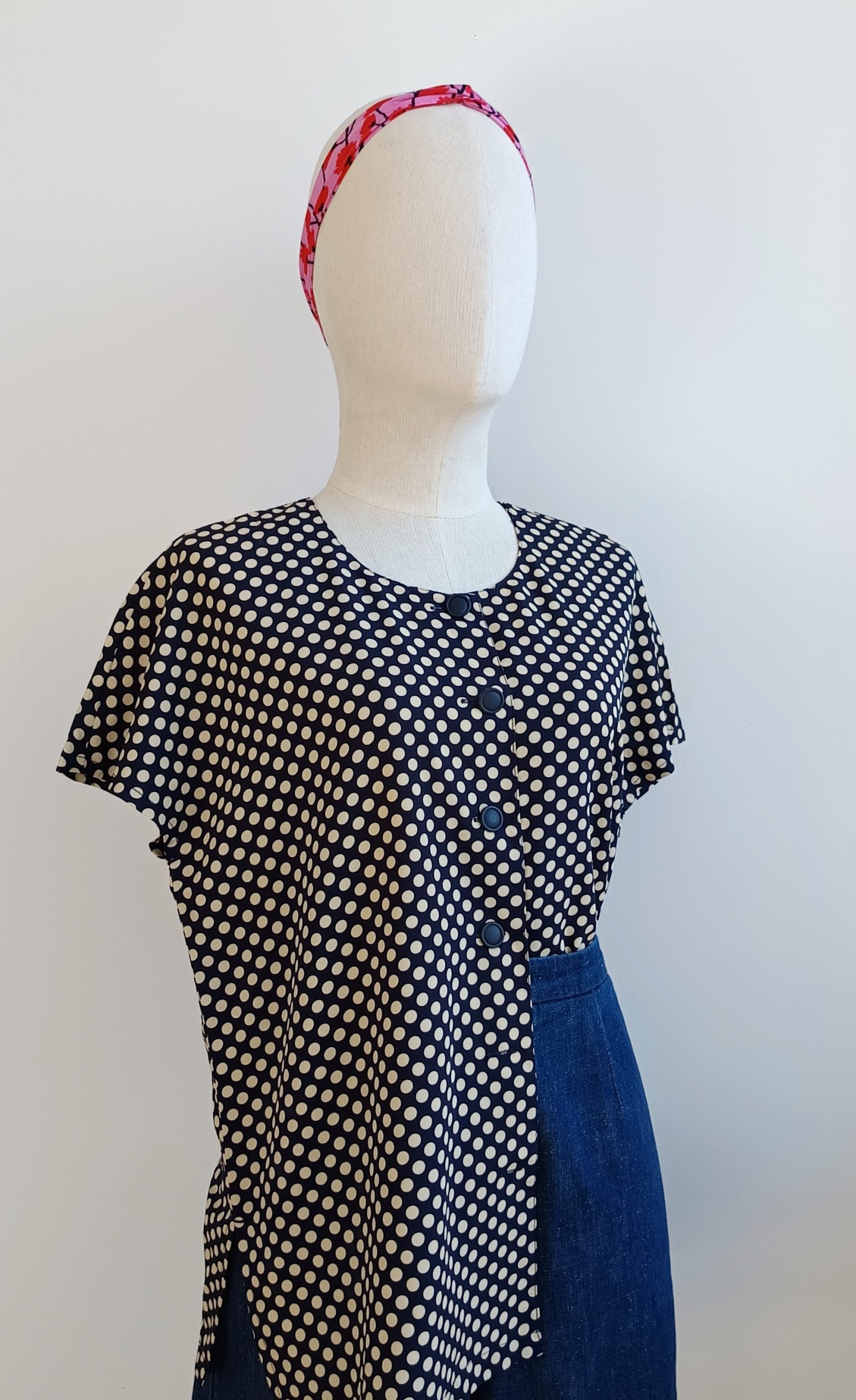 Camisa VINTAGE azul marino lunares TALLA 36-38 - Imagen 2