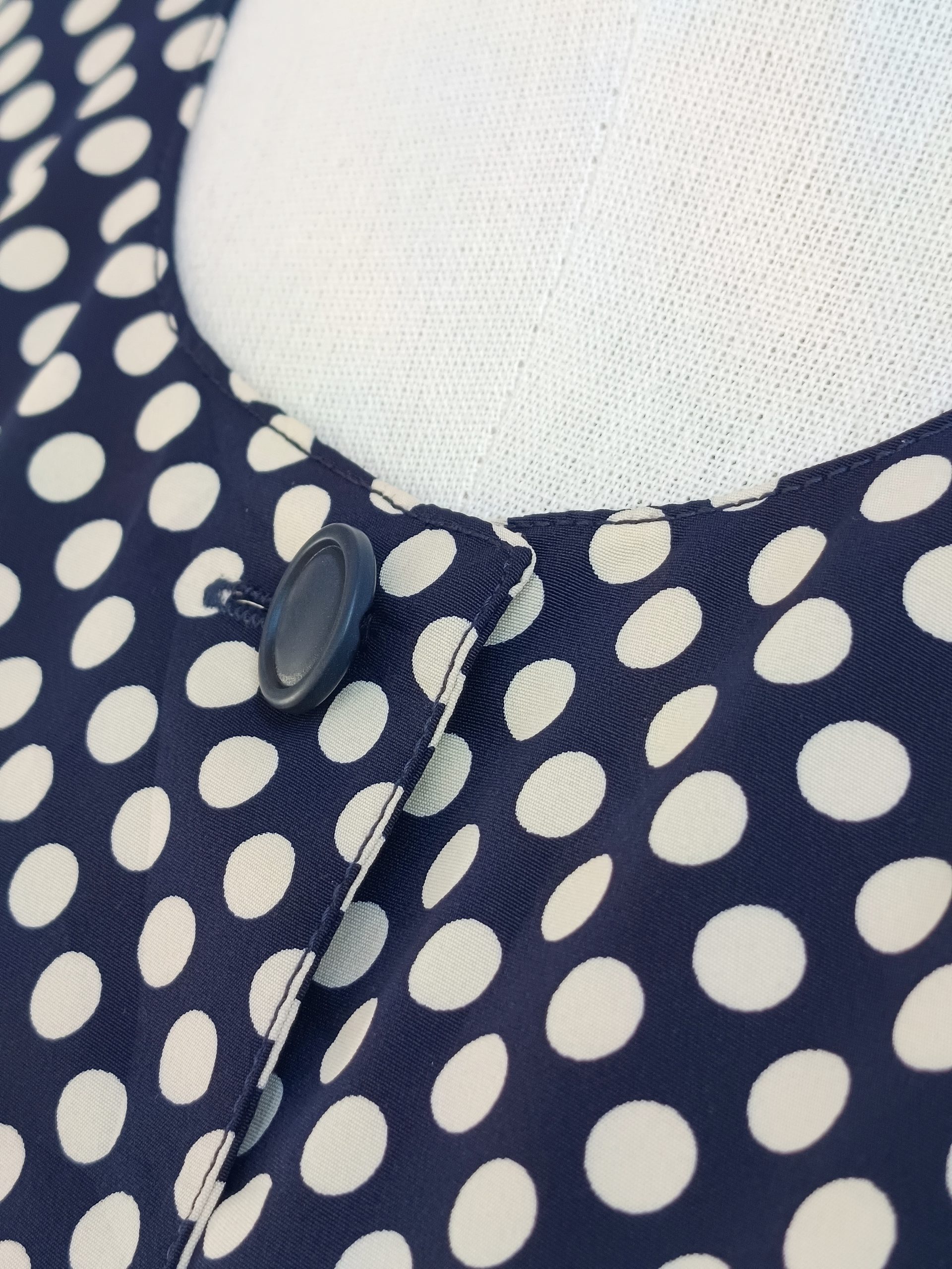 Camisa VINTAGE azul marino lunares TALLA 36-38 - Imagen 4