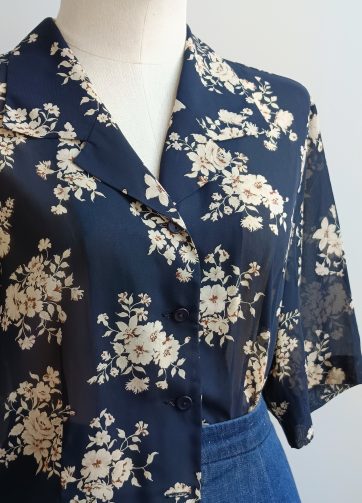 Camisa VINTAGE negra flores TALLA 38-40