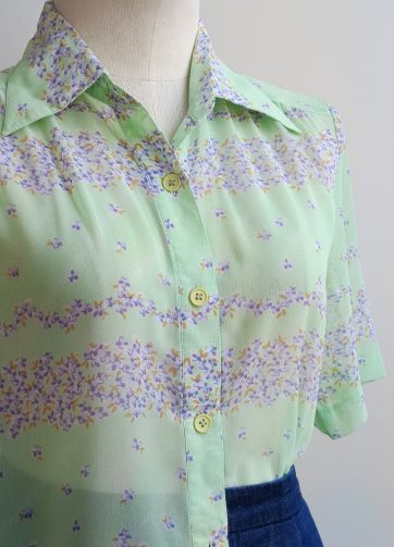 Camisa VINTAGE pistacho y flores TALLA 34