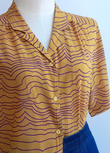 Camisa VINTAGE mostaza lineas moradas TALLA 40-44