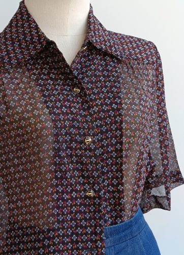 Camisa VINTAGE negra florecitas TALLA 42-44
