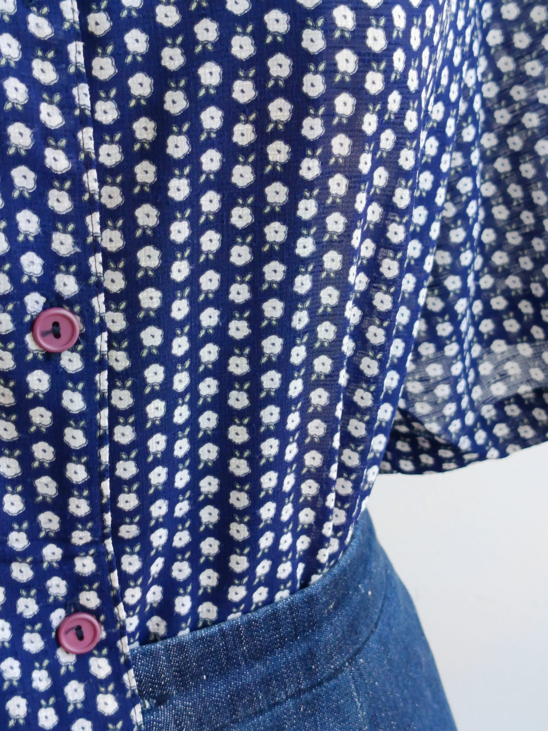 Camisa VINTAGE azul florecita blanca TALLA 42-44 - Imagen 4