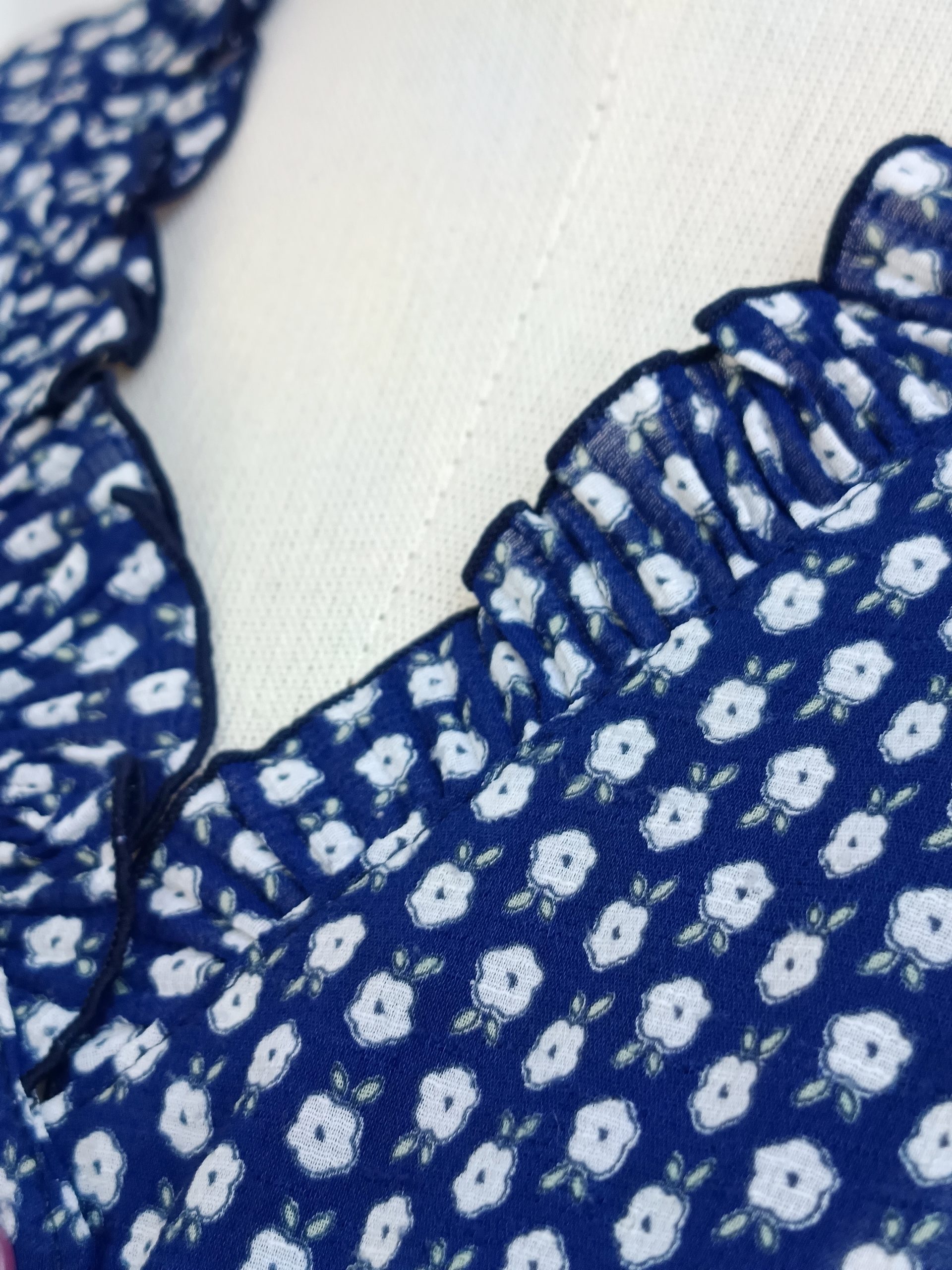 Camisa VINTAGE azul florecita blanca TALLA 42-44 - Imagen 3