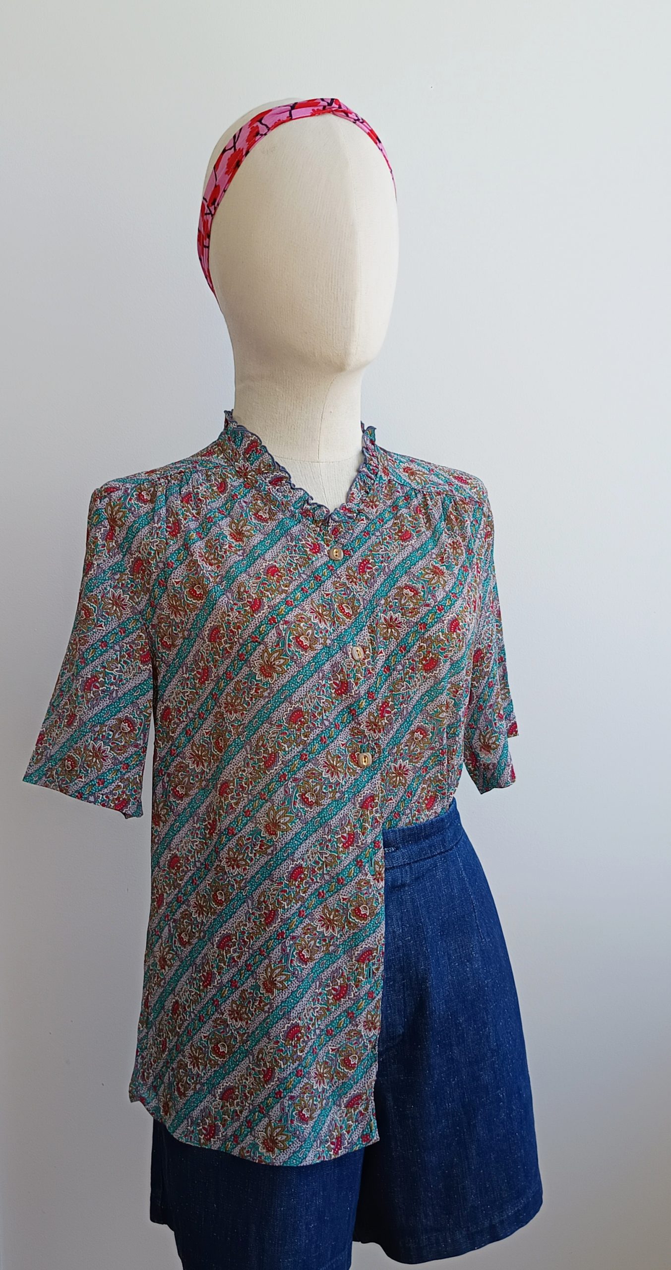Camisa VINTAGE cenefa flores TALLA 36 - Imagen 2