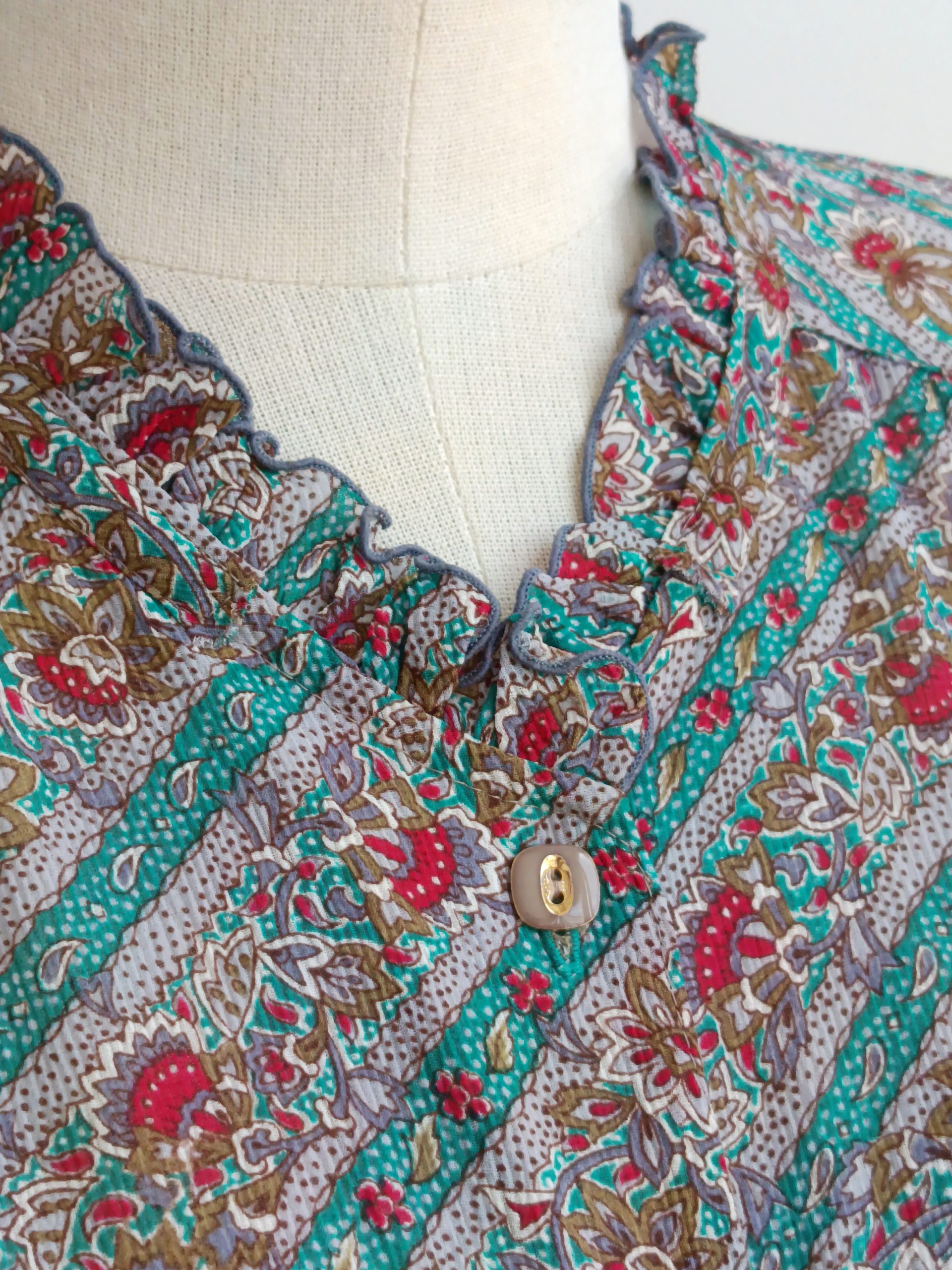 Camisa VINTAGE cenefa flores TALLA 36 - Imagen 3
