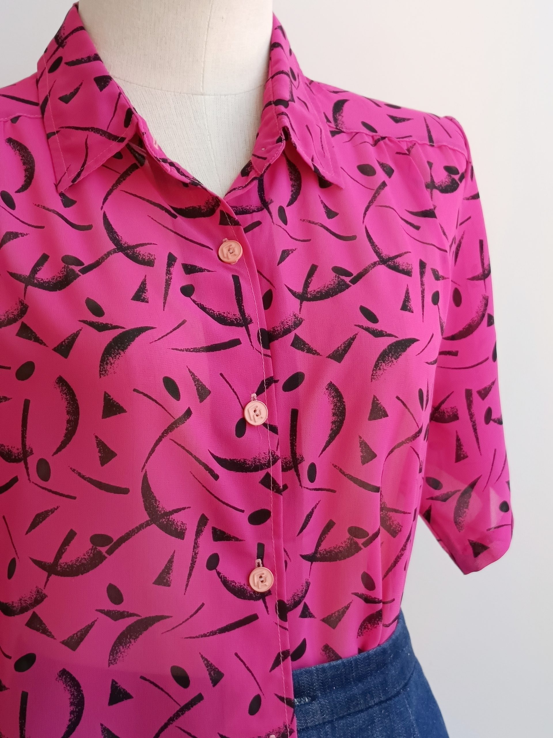 Camisa VINTAGE rosa trazas negras TALLA 42
