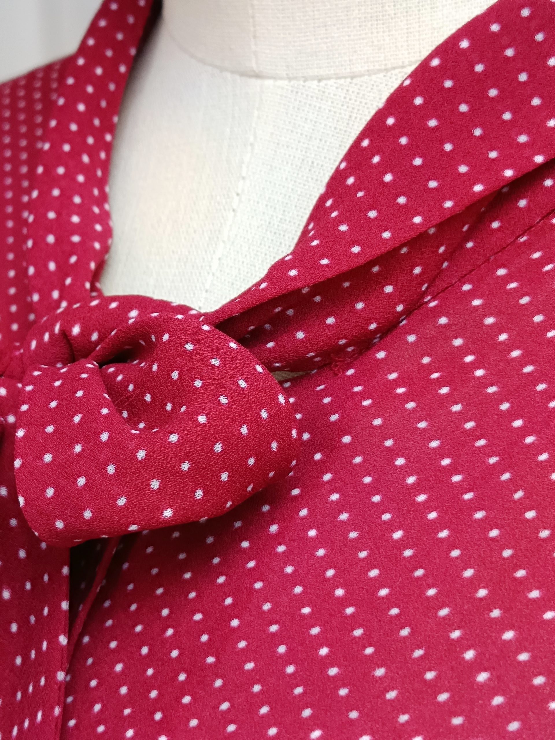 Camisa VINTAGE granate lunarcitos lazo TALLA 38-40 - Imagen 3
