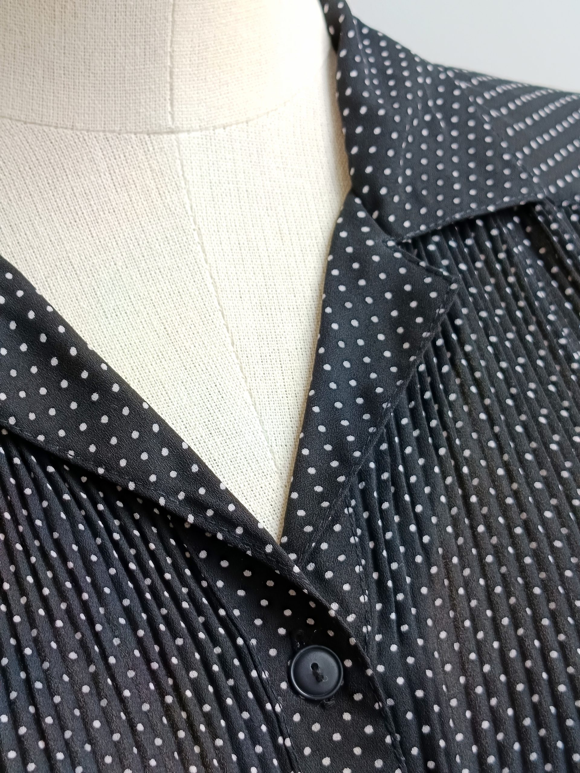 Camisa VINTAGE negra lunarcitos TALLA 36-40 - Imagen 3