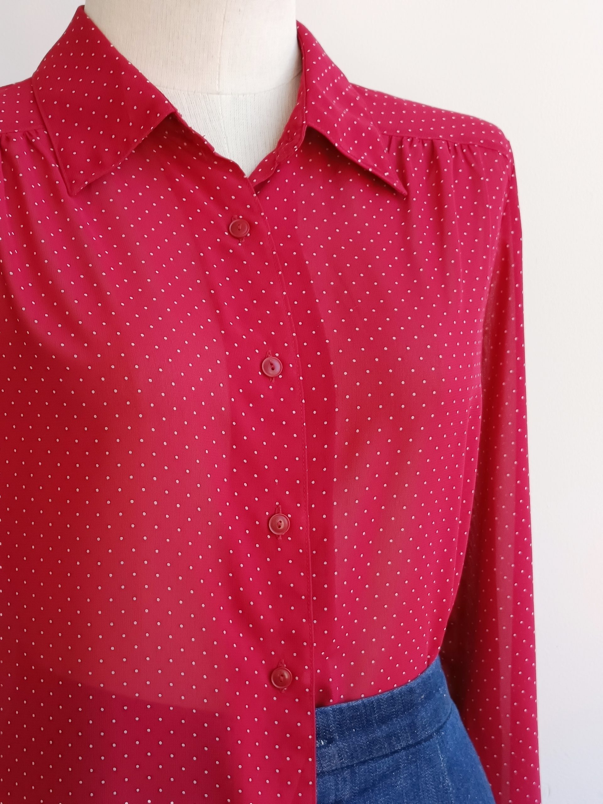 Camisa VINTAGE frambuesa lunarcitos blancos TALLA 40-42